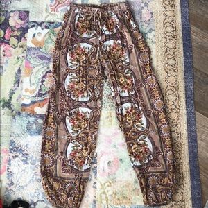 Angie stretchy flowy printed pants